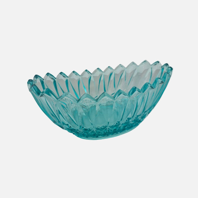 Plat vintage vert vintage en verre taillé et en relief