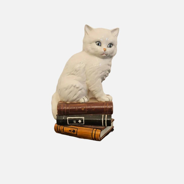 Figurine décorative chat persan vintage avec yeux bleus sur livres - Italie