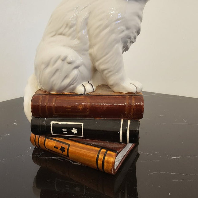 Figurine décorative chat persan vintage avec yeux bleus sur livres - Italie