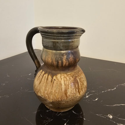 Pichet ou vase décoratif en grès signé beige et brun - Style Art Rustique