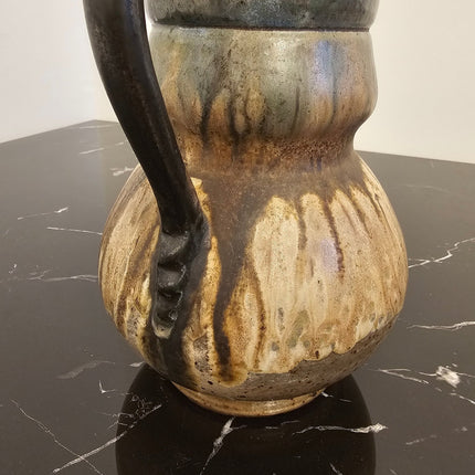 Pichet ou vase décoratif en grès signé beige et brun - Style Art Rustique
