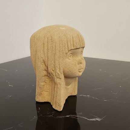 Sculpture tête de fille en grès Stone Art handmade