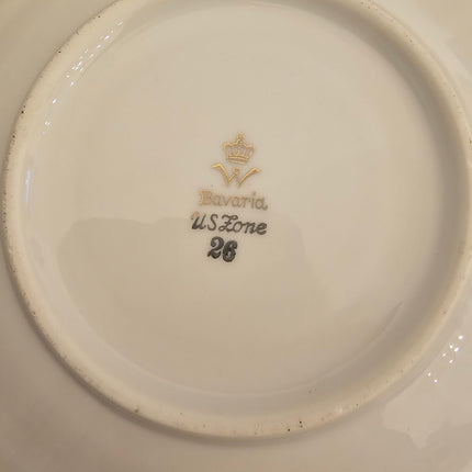 12 sous-tasses Bavaria US Zone en porcelaine crème et motifs fleuris