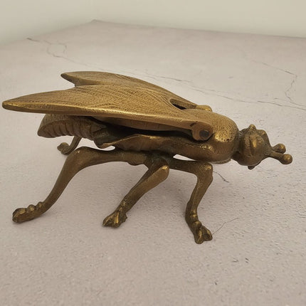 Petite boîte de rangement en forme de mouche