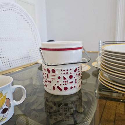 Seau à glaçons blanc vintage en opaline avec motifs rouges