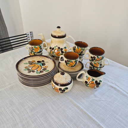 Complete koffieset voor 10 personen van Boch, Corfu-serie