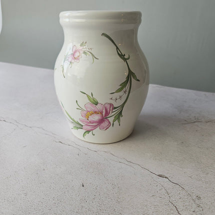 Vase blanc vintage en porcelaine Revol à fleurs roses