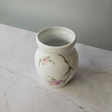 Vase blanc vintage en porcelaine Revol à fleurs roses