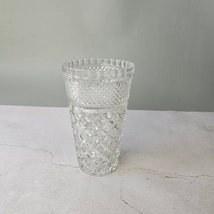 Grand vase en cristal élégant ciselé transparent style Art Déco