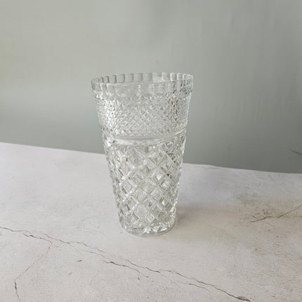 Grand vase en cristal élégant ciselé transparent style Art Déco