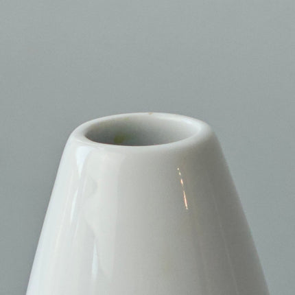 Duo de petits vases blancs en porcelaine collection Toucan de Pillivuyt