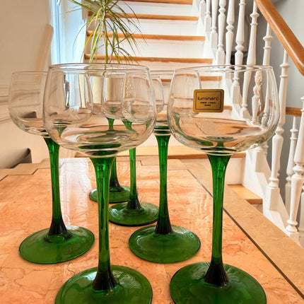 Verre à vin d'Alsace avec pied vert
