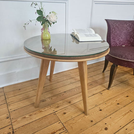 Table basse en bois avec plateau en verre