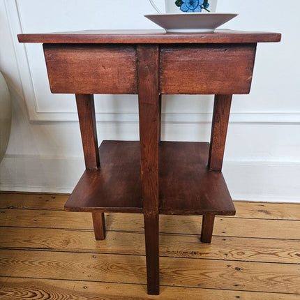 Table d'appoint en bois rectangulaire