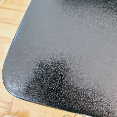 3 chaises en simili noir et acier chromé