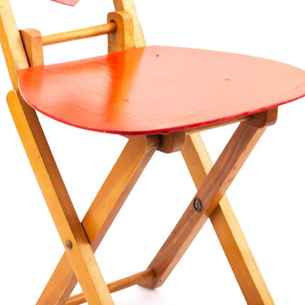 Kleine hartvormige kinderstoel