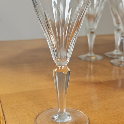 Suite de 9 verres à vin en cristallin Verrerie Boussu - Vintage - H 17 cm