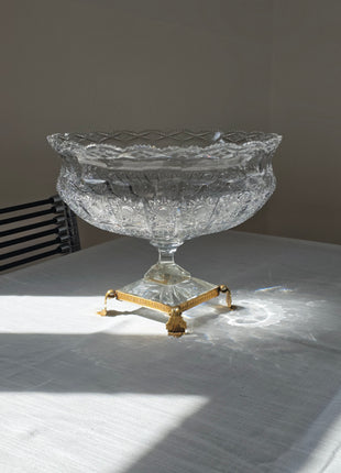 Coupe en cristal taillé sur socle laiton style Bohème