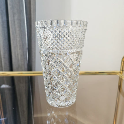 Grand vase en cristal élégant ciselé transparent style Art Déco