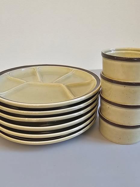 6 assiettes à fondue et 4 pots à sauce Gien modèle Charlines en faïence