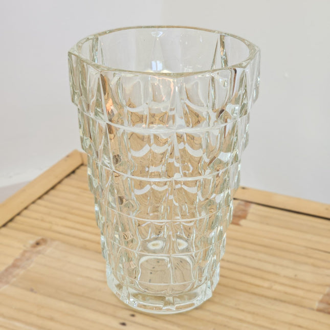 Vintage facetgeslepen vaas van gegoten glas