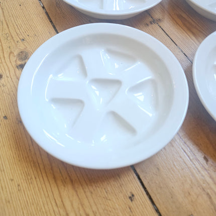 4 assiettes à escargots vintage en porcelaine blanche  Pillivuyt