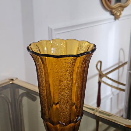 Antieke Art Deco vaas van amberkleurig glas