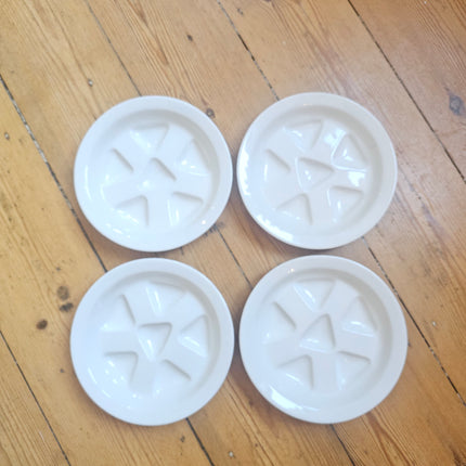 4 assiettes à escargots vintage en porcelaine blanche  Pillivuyt