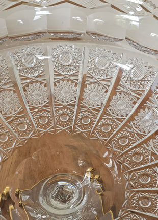 Coupe en cristal taillé sur socle laiton style Bohème