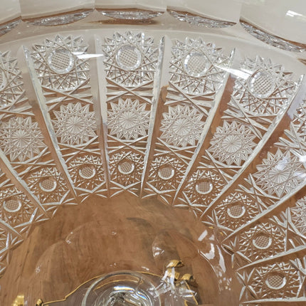 Coupe en cristal taillé sur socle laiton style Bohème