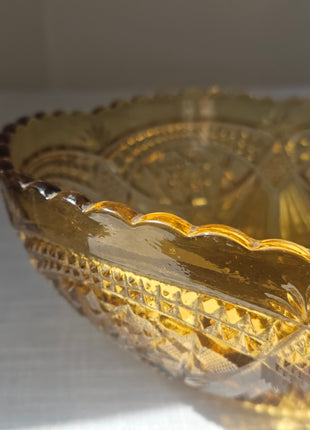 Saladier vintage en verre pressé ambre Belgique - Style Art déco