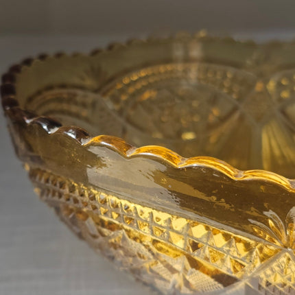 Saladier vintage en verre pressé ambre Belgique - Style Art déco