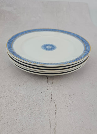 Lot 5 assiettes plates blanches en porcelaine aux motifs bleus Société Céramique Maestricht bord doré