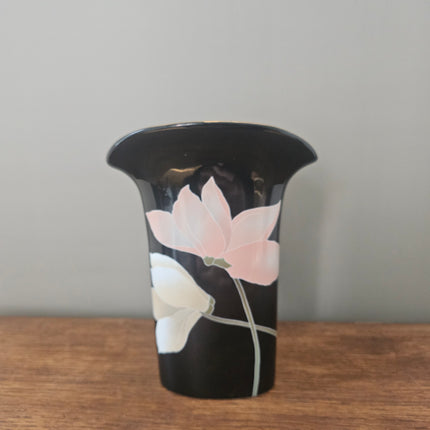Vase vintage Yamaji en porcelaine noire et fleurs pastels - Japon années 80