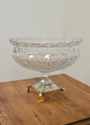 Coupe en cristal taillé sur socle laiton style Bohème