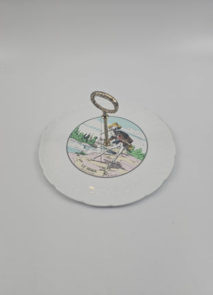 Plateau à fromage Jean de la Fontaine en porcelaine de la CNP France, collection Lierre sauvage