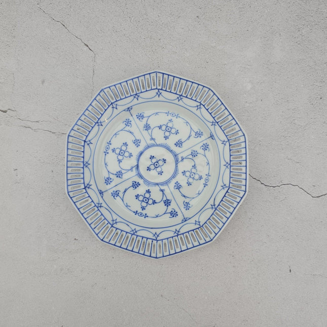 Lot de 8 assiettes à dessert en porcelaine Schumann blanche à motifs ethniques bleus