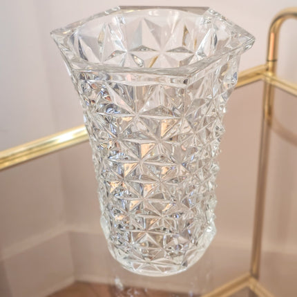 Zeshoekige vaas van gegoten glas