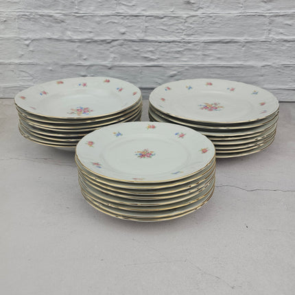 Lot de 8 assiettes creuses,8 plates et 8 à dessert + 1 plat Bavaria US Zone