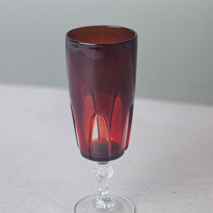 Flûte en verre rubis Luminarc Rubilux - verre vintage années 60-70