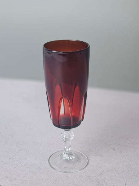 Flûte en verre rubis Luminarc Rubilux - verre vintage années 60-70