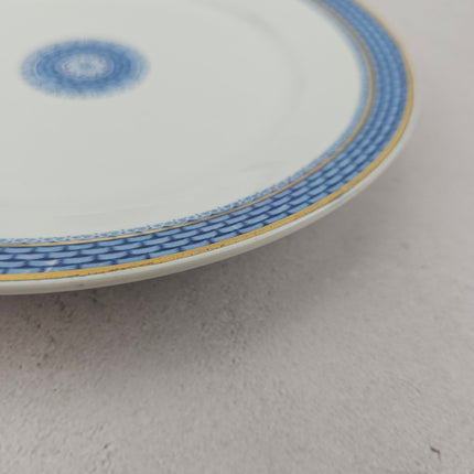 Lot 5 assiettes plates blanches en porcelaine aux motifs bleus Société Céramique Maestricht bord doré