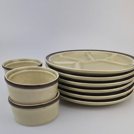6 assiettes à fondue et 4 pots à sauce Gien modèle Charlines en faïence