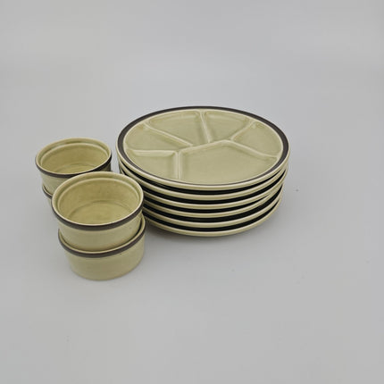 6 assiettes à fondue et 4 pots à sauce Gien modèle Charlines en faïence