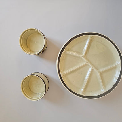 6 assiettes à fondue et 4 pots à sauce Gien modèle Charlines en faïence