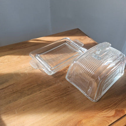 Beurrier vintage en verre pressé strié
