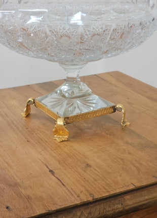 Coupe en cristal taillé sur socle laiton style Bohème