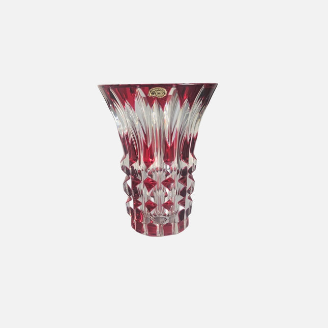 Vase en cristal taillé rouge de Val St Lambert modèle Teniers