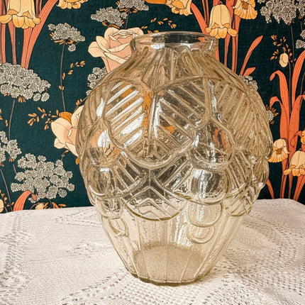 Vase en verre moulé transparent - Style Art Déco
