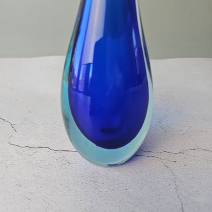 Vase soliflore bleu Murano Sommerso collection Goccia en forme de goutte